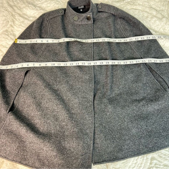 Jones New York Grey Wool Blend Cape With Shoulder Epaulets - Picture 10 of 12